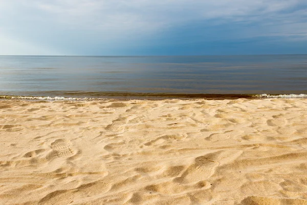 Areia amarela do mar Báltico . — Fotografia de Stock