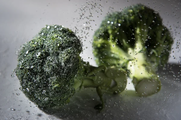 Broccoli e acqua. — Foto Stock