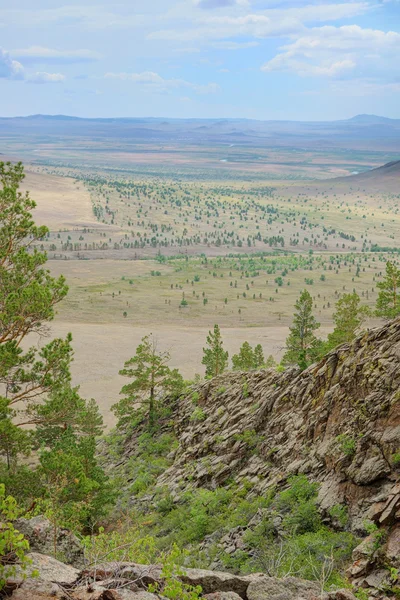 从视图视图从山区到干燥的蒙古草原 — 图库照片