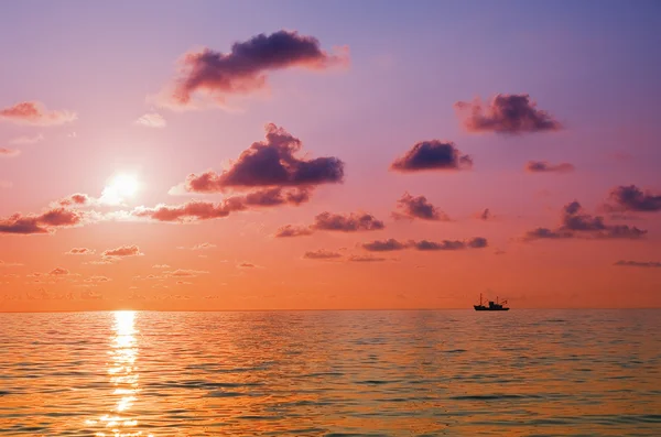 Matahari terbit di laut — Stok Foto