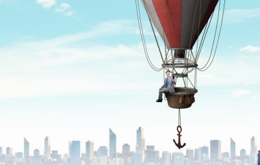 Aerostat adam seyahat