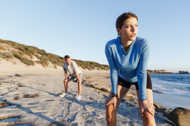 Plaj birlikte eğitim genç Çift