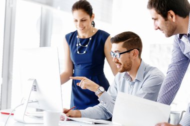 Modern ofisteki iş adamları