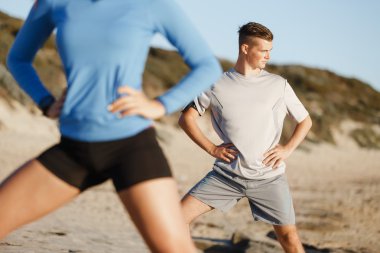 Plaj birlikte eğitim genç Çift