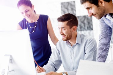 Modern ofisteki iş adamları