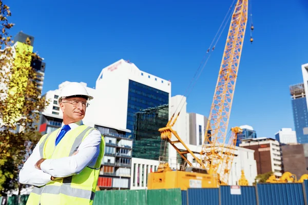 Ingeniero constructor en la obra — Foto de Stock