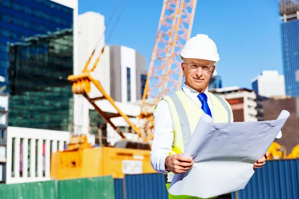 Ingeniero constructor en la obra —  Fotos de Stock