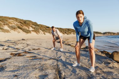 Plaj birlikte eğitim genç Çift