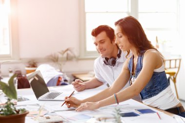 İki genç insan start-up takım