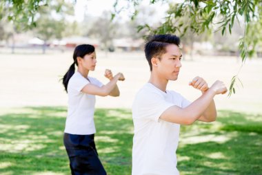 İnsanlar Park Thai chi