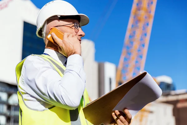 Ingeniero constructor en la obra —  Fotos de Stock