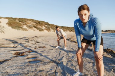 Plaj birlikte eğitim genç Çift