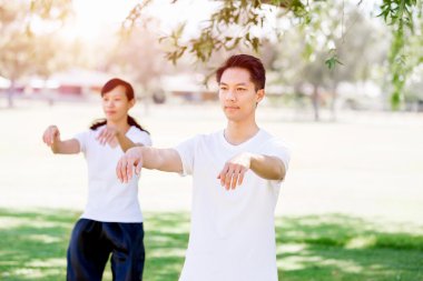 İnsanlar Park Thai chi