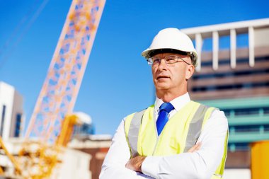 İnşaat alanında mühendis.