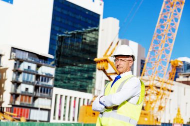 İnşaat alanında mühendis.