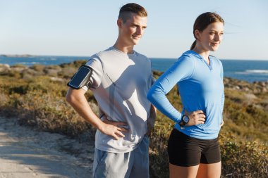 Plaj birlikte eğitim genç Çift