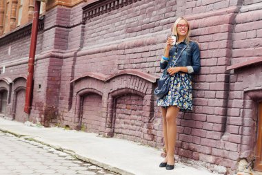 Turistik şehirde gezi