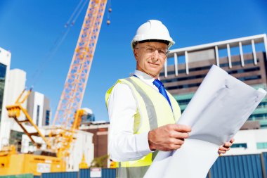 İnşaat alanında mühendis.