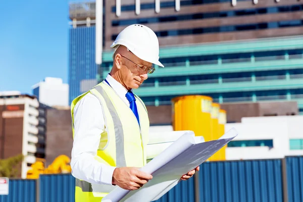 Ingeniero constructor en la obra — Foto de Stock