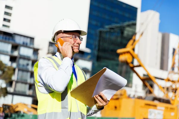 Engineer builder at construction site — Stock Photo, Image