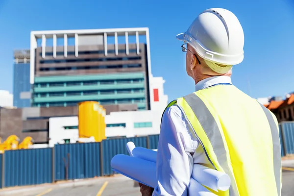 Ingenieur auf der Baustelle — Stockfoto