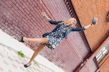 Turistik şehirde gezi