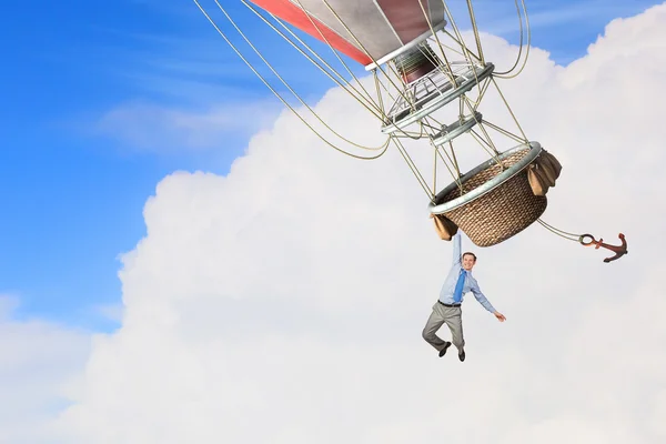 El hombre viaja en aerostato — Foto de Stock