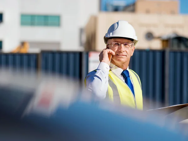 Engineer builder at construction site — Stock Photo, Image