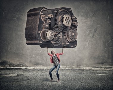 O zor iş korkuyor değildir