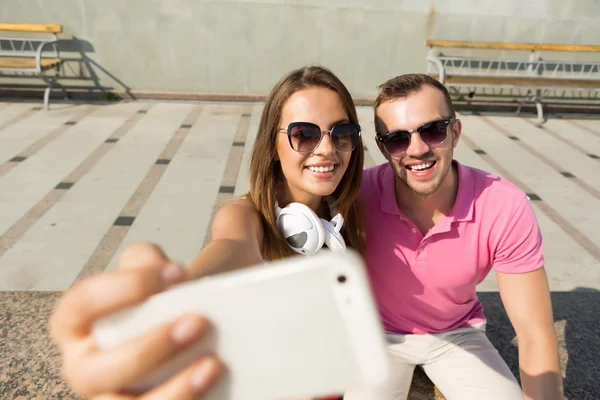 Vi älskar att göra selfie — Stockfoto