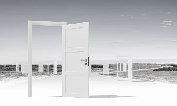 Bir yere açılan kapı — Stok fotoğraf