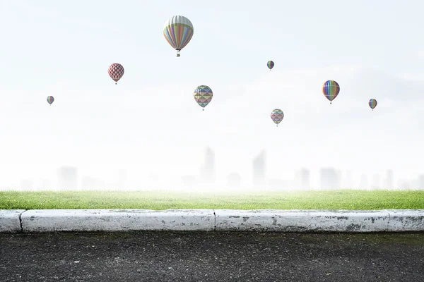 夏の空に気球 — ストック写真