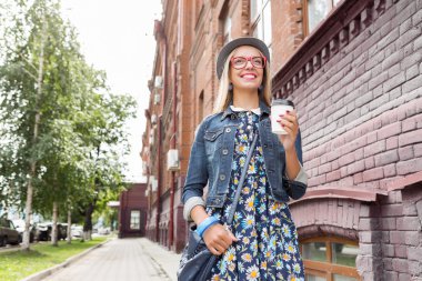 Turistik şehirde gezi