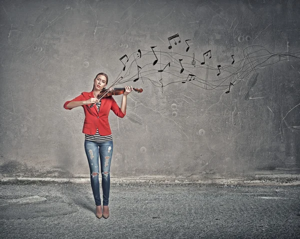 Jovencita tocando el violín — Foto de Stock