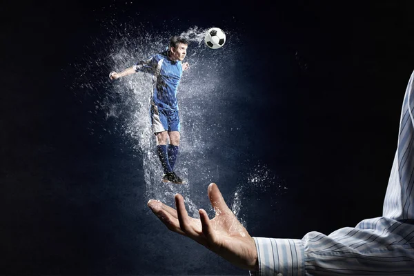 Calcio giocatore calci palla — Foto Stock