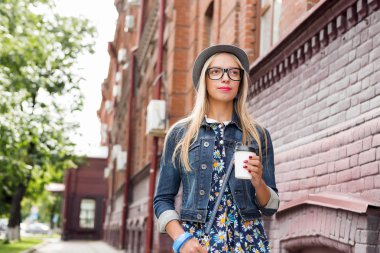 Turistik şehirde gezi