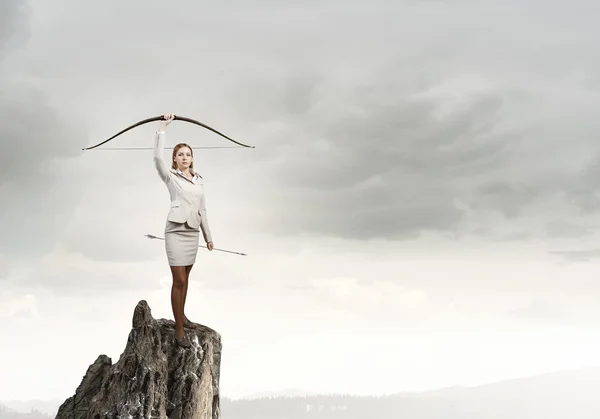 Young archer woman — Stock Photo, Image