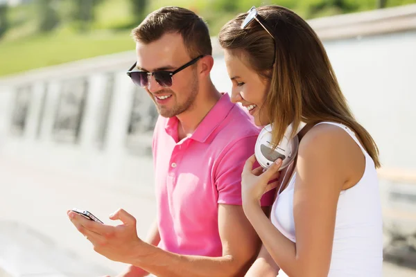 Beautiful couple spending weekend outdoors — Stock Photo, Image