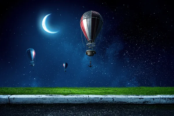 Air ballonger i kvällshimlen — Stockfoto