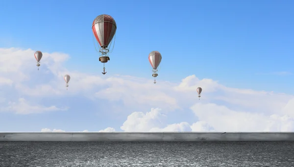 Hava balonu yaz gökyüzünde — Stok fotoğraf