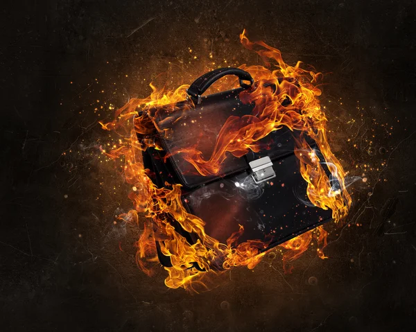Yangında yanan evrak çantası — Stok fotoğraf
