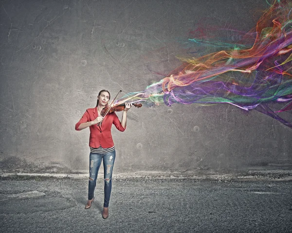 Jeune fille jouer du violon — Photo