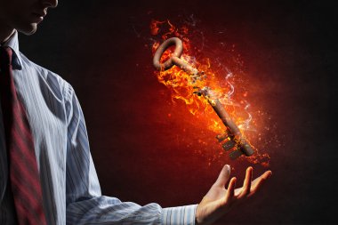 Anahtar kayıt yangın alevler içinde