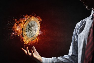 Yangında yanan euro para
