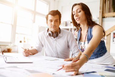 İki genç insan start-up takım