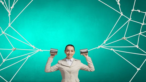 Mujer usando teléfono sordo — Foto de Stock