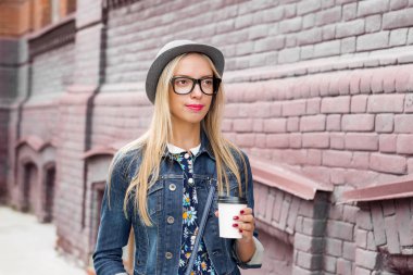 Turistik şehirde gezi