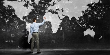 işadamı fikirlerini sunma