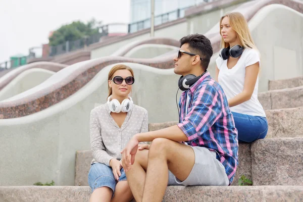 Sommerwochenende mit Freunden — Stockfoto