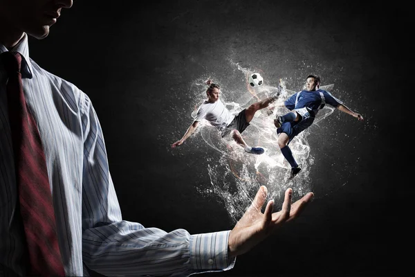 Soccer players fighting for ball — Stock Photo, Image